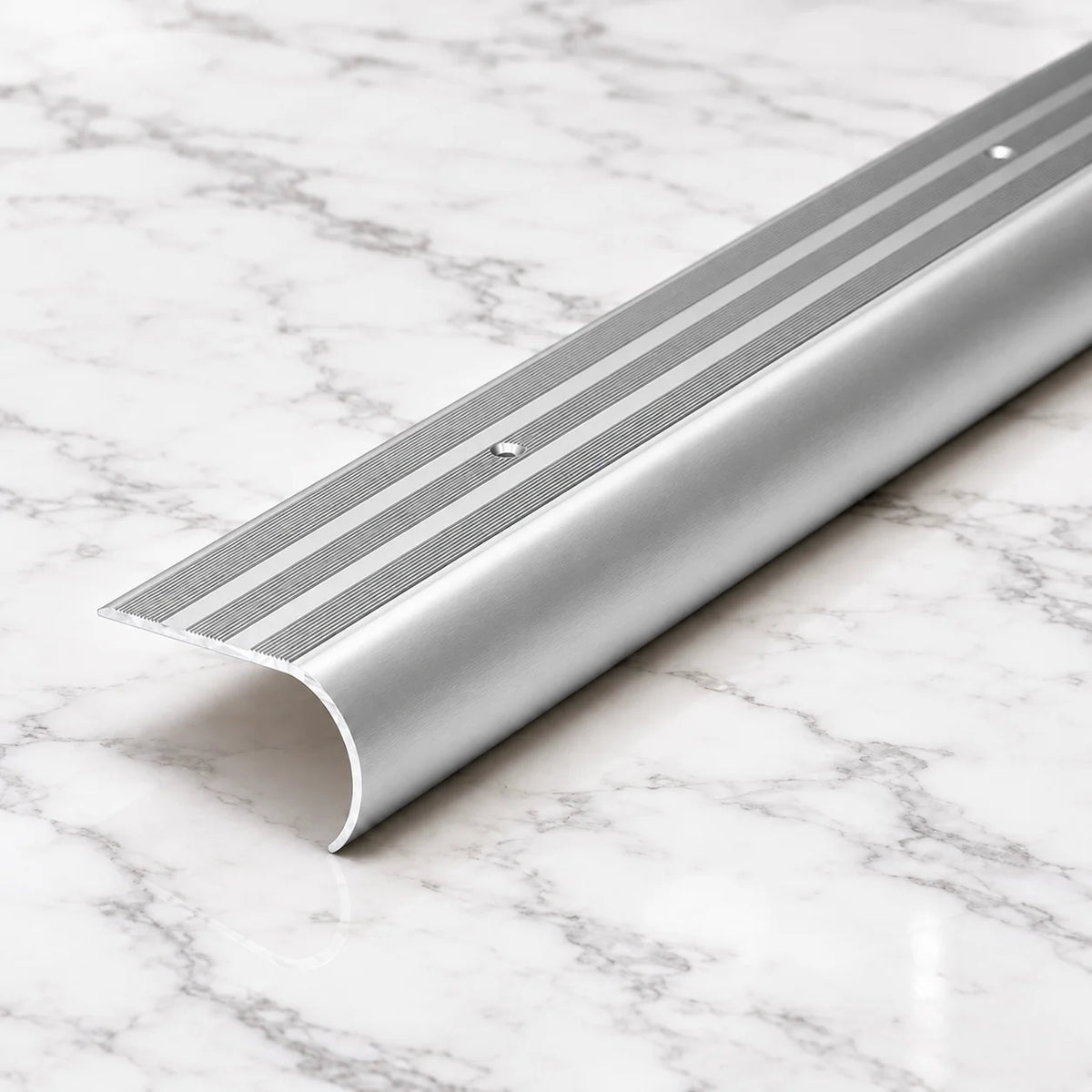Aluminium Bullnose Stair Nosing Curved Metal Step Edge Trim 62mm x 38mm in silver