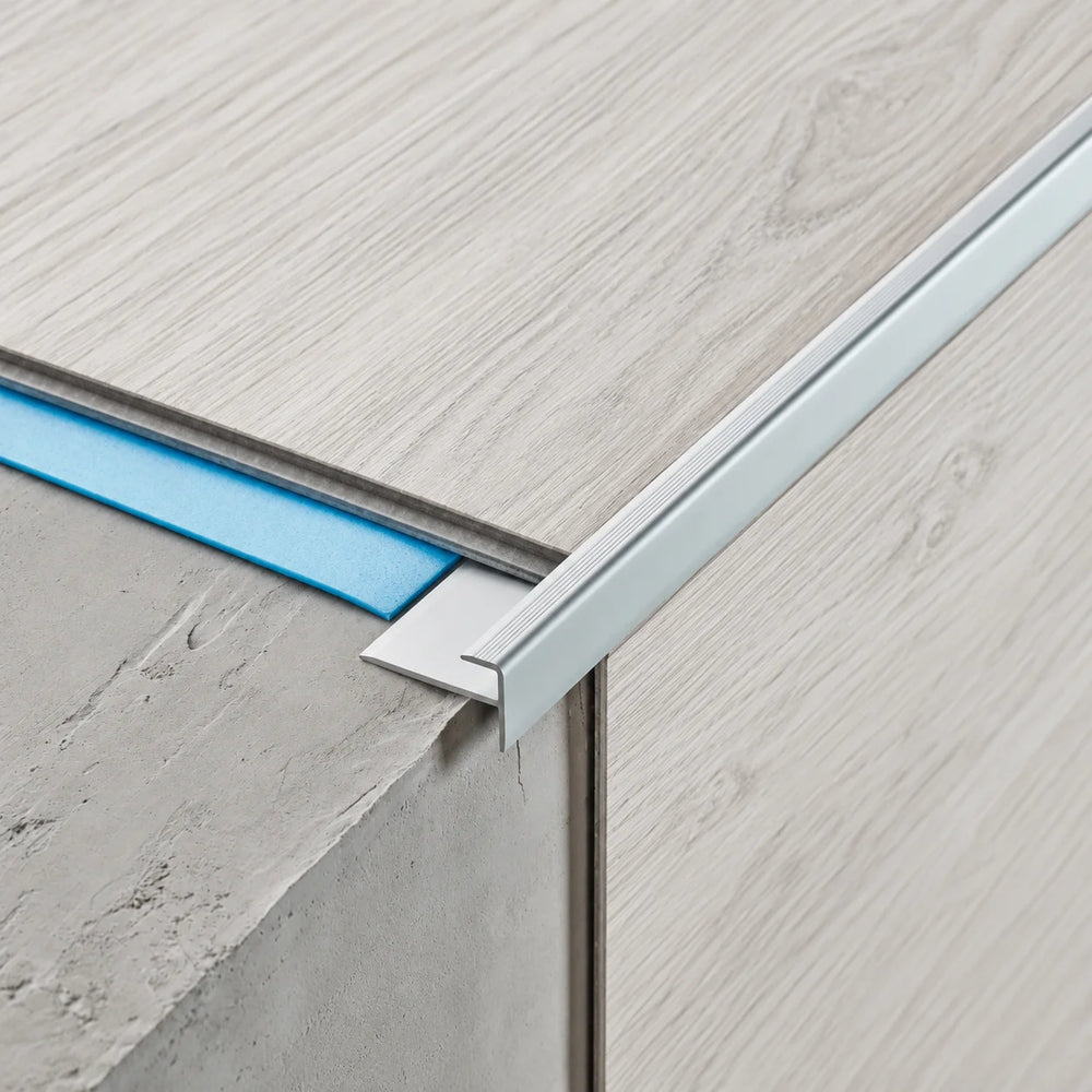 5mm LVT Aluminium Stair Nosing Outer Corner – 900mm & 2500mm Realuse Image.