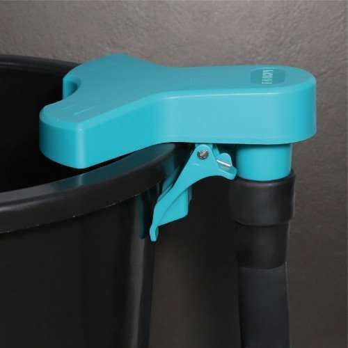 Vacuum box attachment for mixing buckets